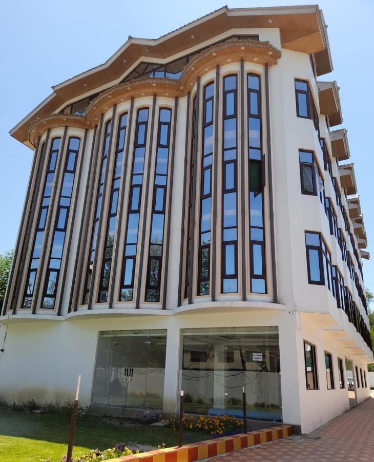 Hotel Zoon Dabb Srinagar Airport Kashmir Esterno foto
