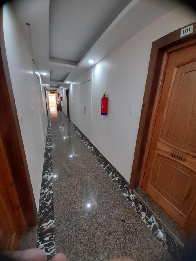 Hotel Zoon Dabb Srinagar Airport Kashmir Esterno foto