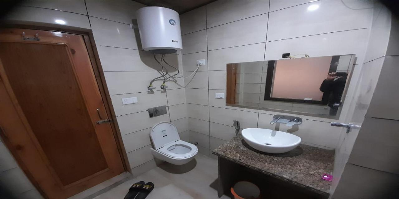 Hotel Zoon Dabb Srinagar Airport Kashmir Esterno foto