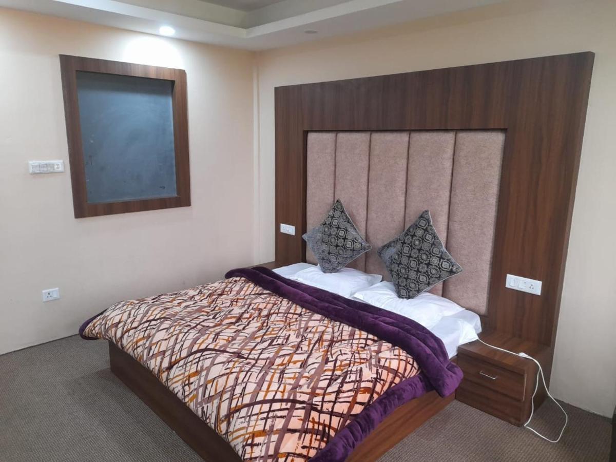 Hotel Zoon Dabb Srinagar Airport Kashmir Esterno foto