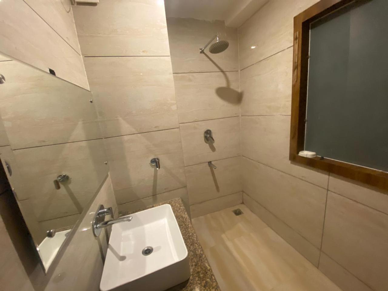 Hotel Zoon Dabb Srinagar Airport Kashmir Esterno foto