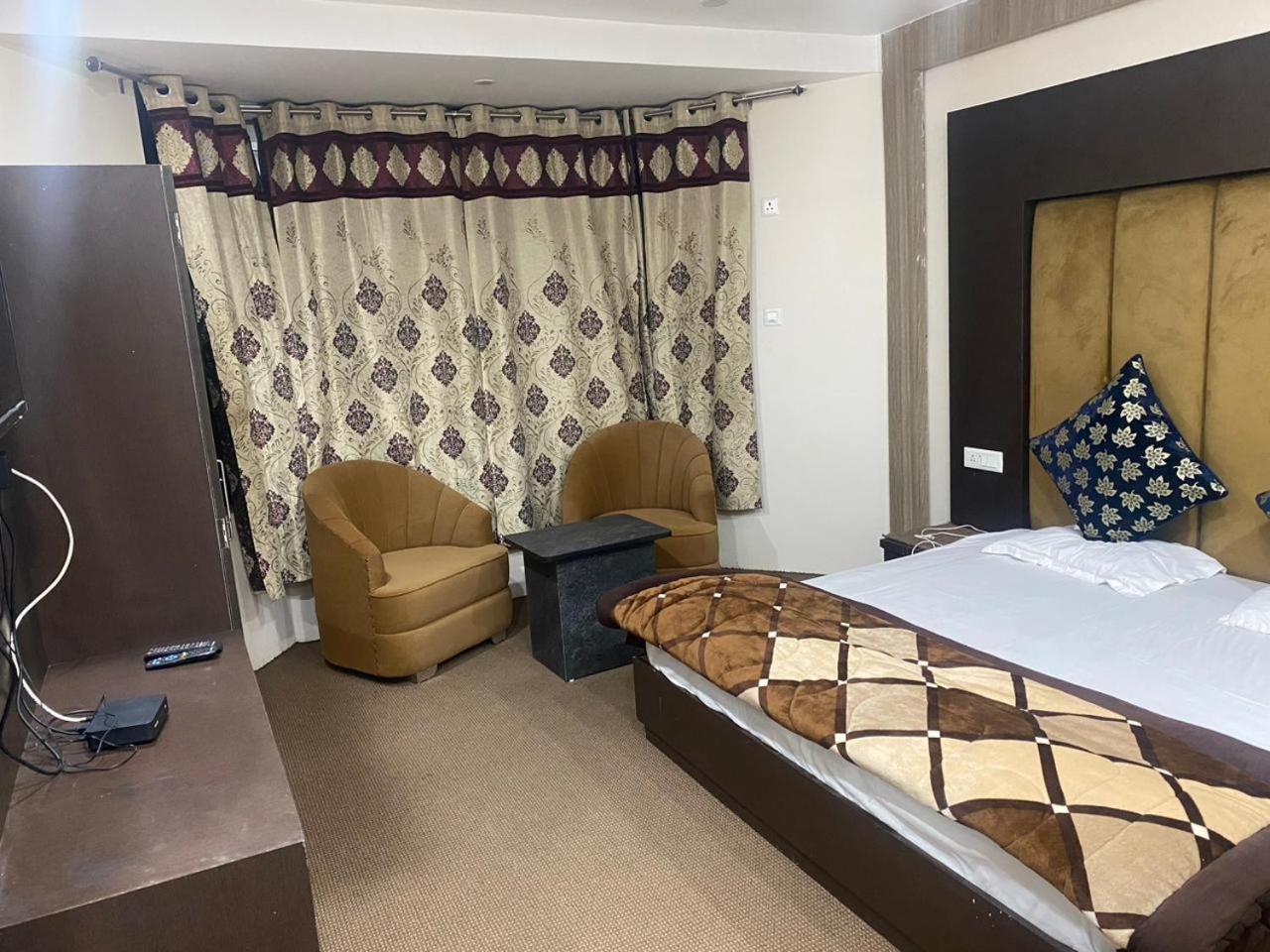 Hotel Zoon Dabb Srinagar Airport Kashmir Esterno foto