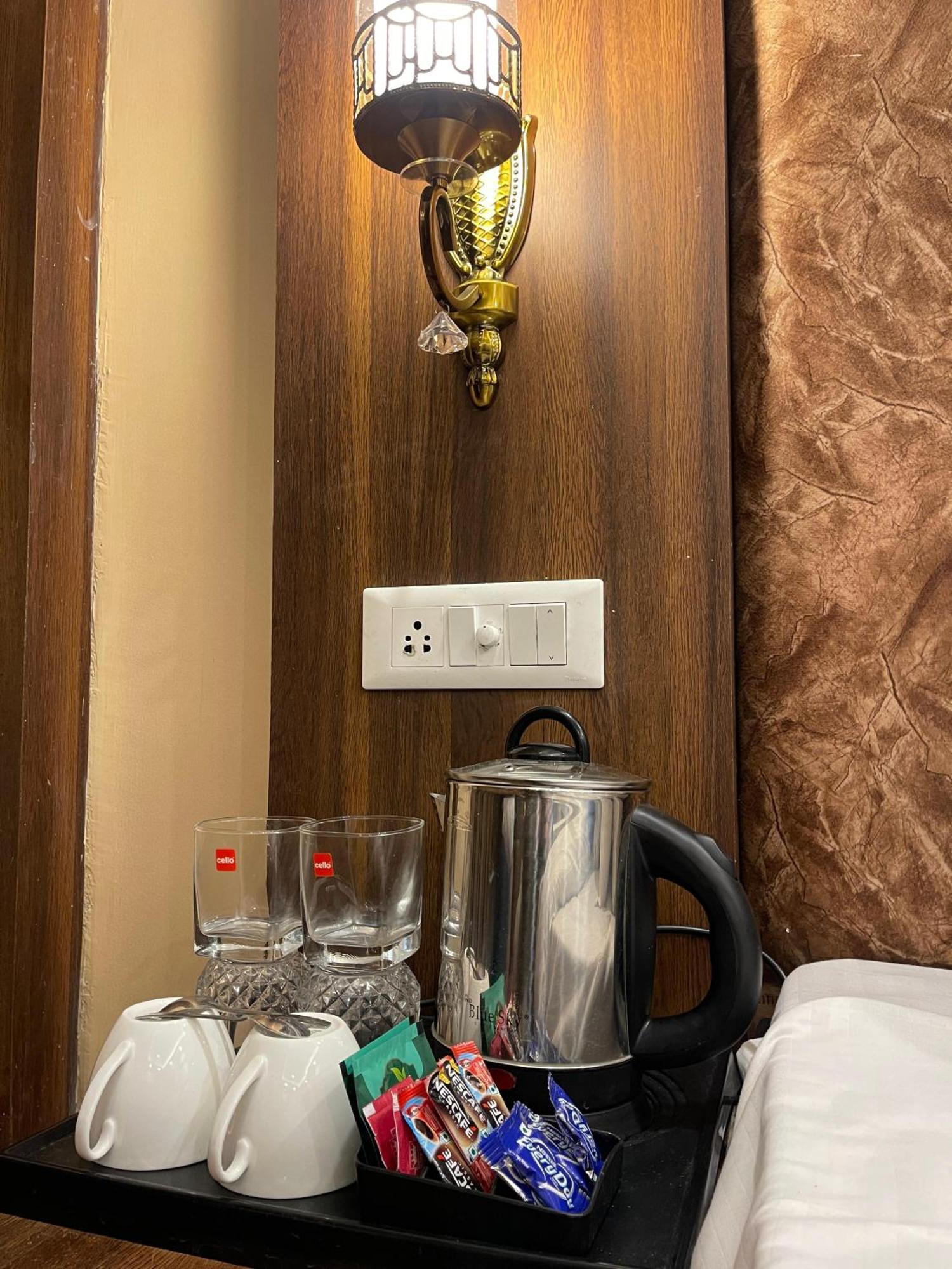 Hotel Zoon Dabb Srinagar Airport Kashmir Esterno foto