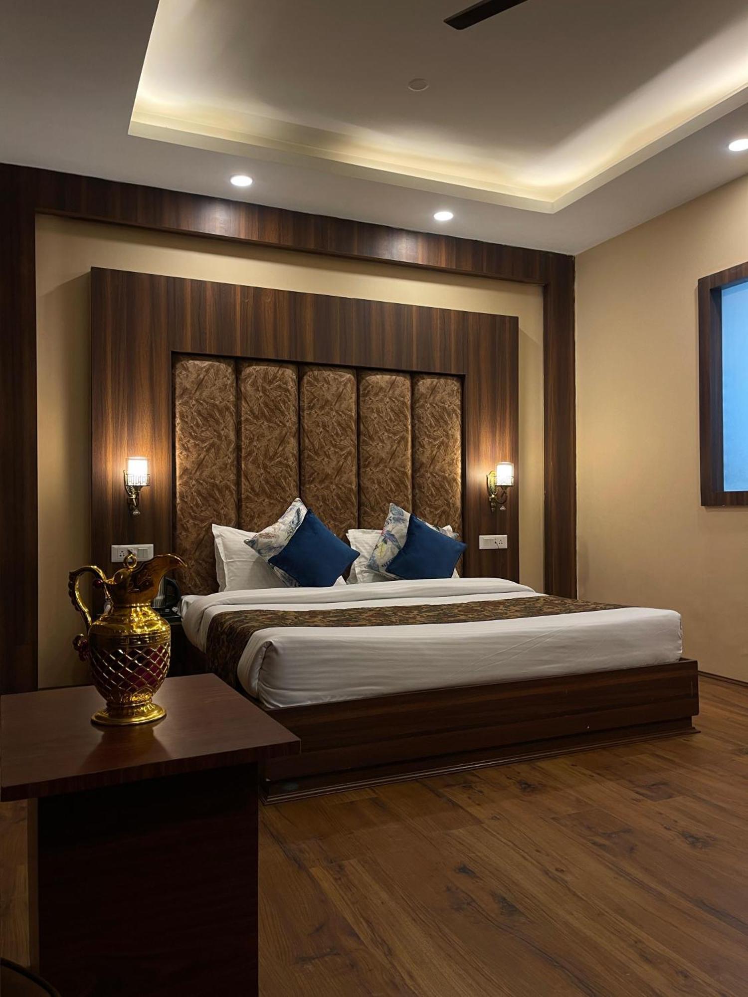 Hotel Zoon Dabb Srinagar Airport Kashmir Esterno foto
