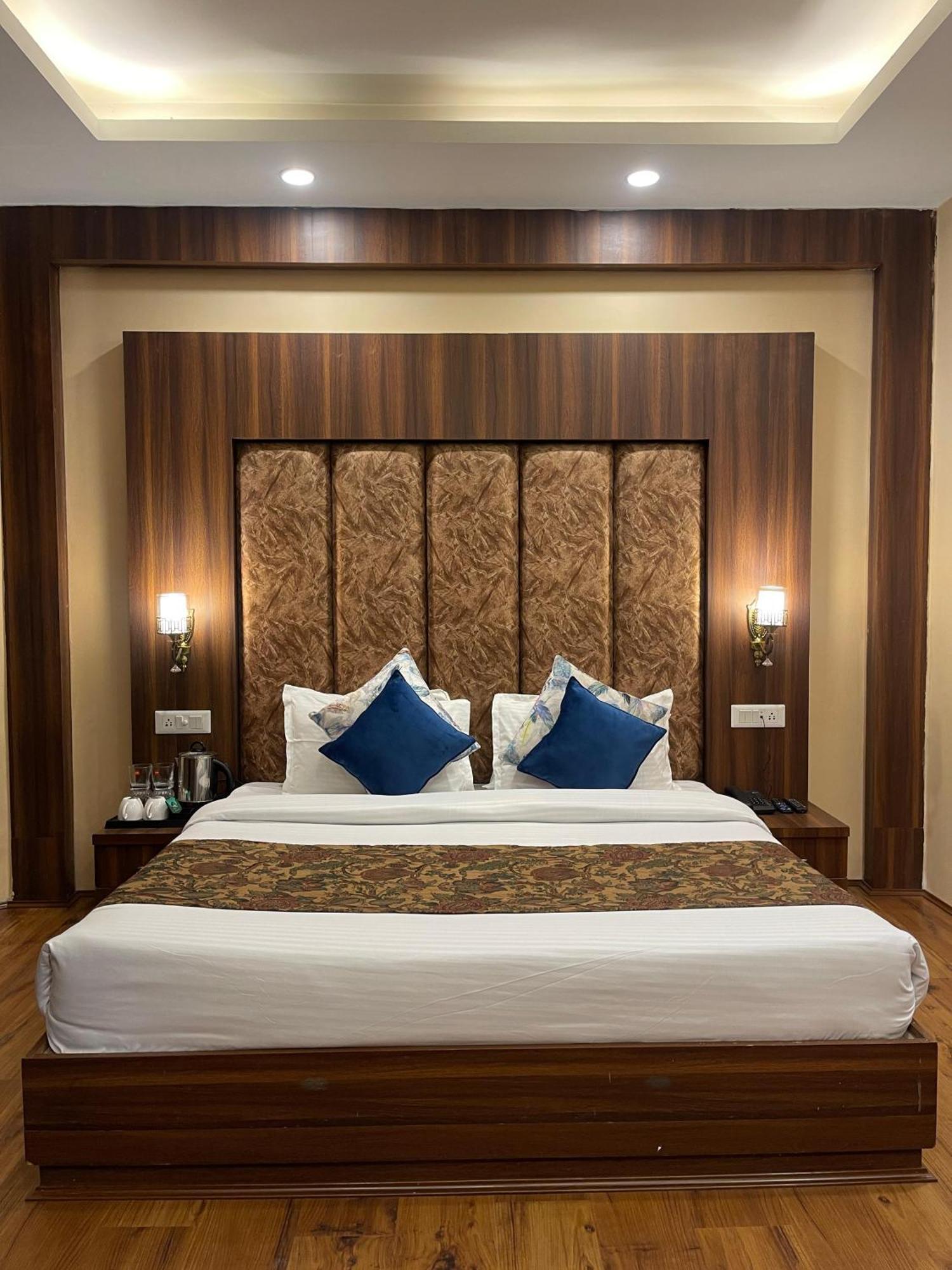 Hotel Zoon Dabb Srinagar Airport Kashmir Esterno foto