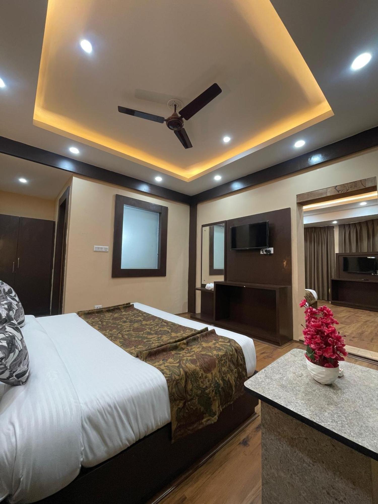 Hotel Zoon Dabb Srinagar Airport Kashmir Esterno foto