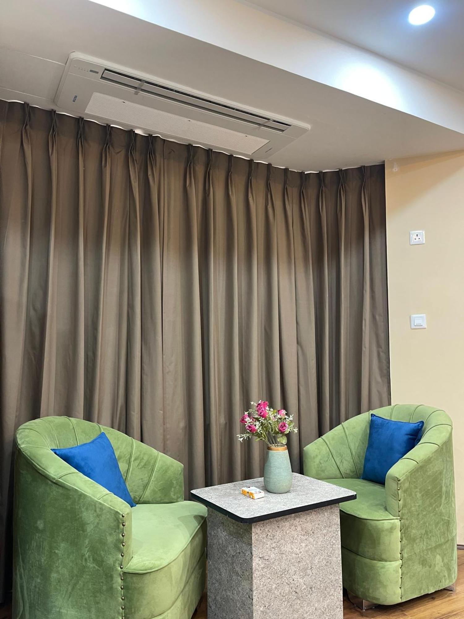 Hotel Zoon Dabb Srinagar Airport Kashmir Esterno foto