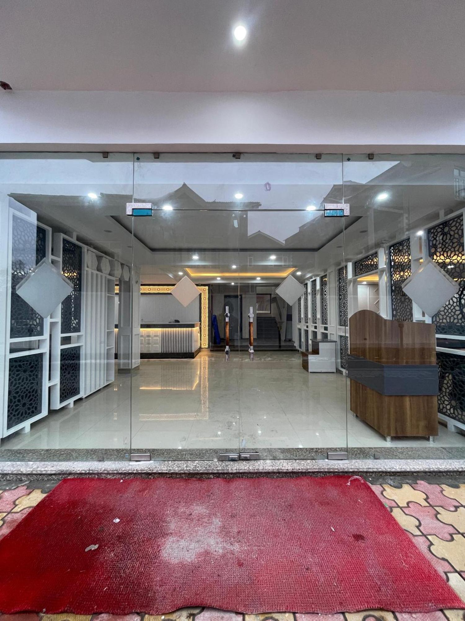 Hotel Zoon Dabb Srinagar Airport Kashmir Esterno foto