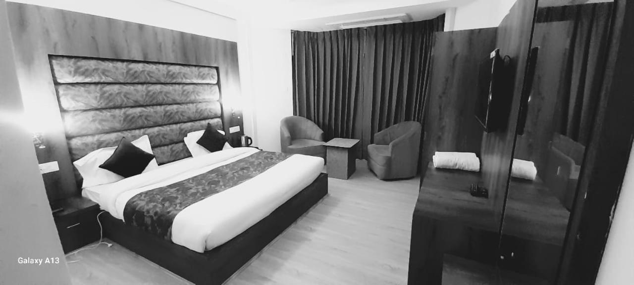 Hotel Zoon Dabb Srinagar Airport Kashmir Esterno foto