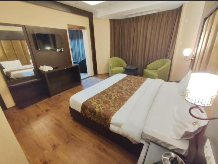 Hotel Zoon Dabb Srinagar Airport Kashmir Esterno foto